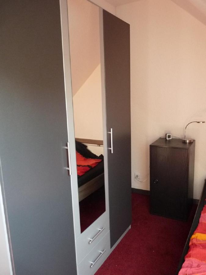 Ferienwohnung In Duesseldorf Hassel Düsseldorf Exterior foto